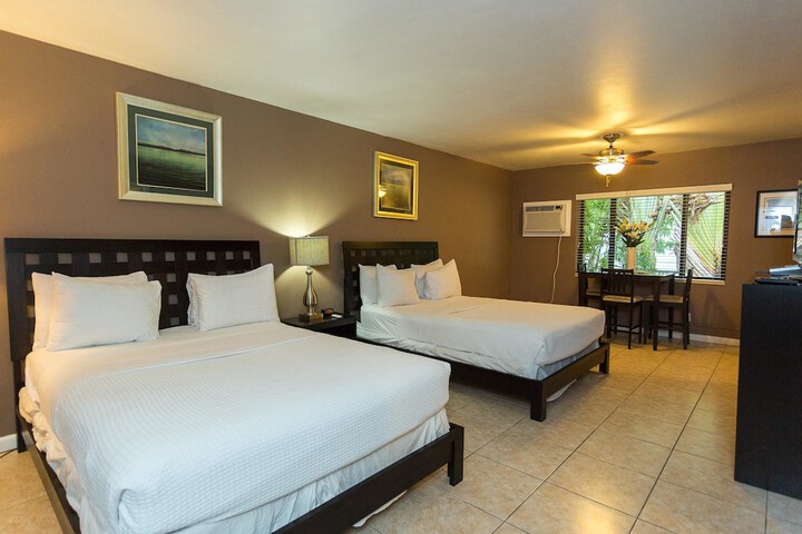 Room 40 of 141