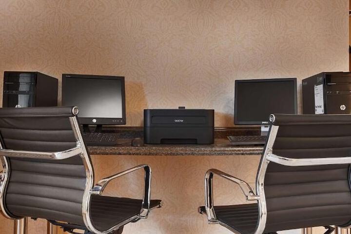 Business Center 18 of 18
