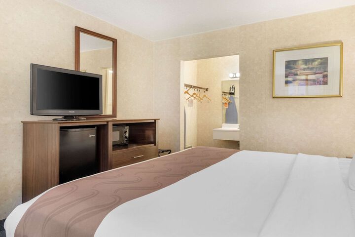 Room 17 of 43