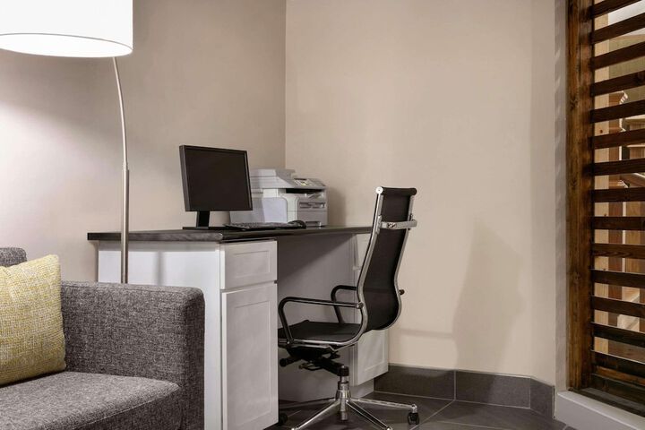 Business Center 28 of 28