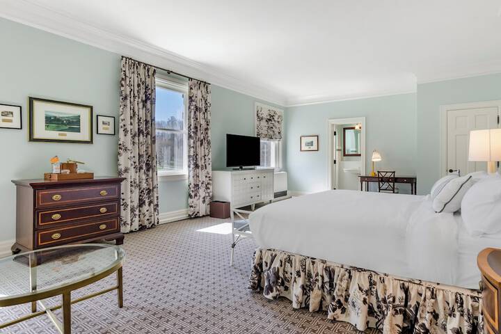 Room 104 of 218