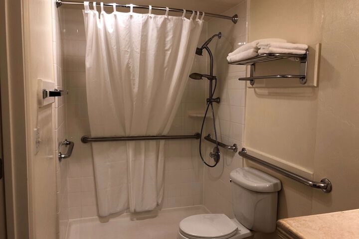 Room 7 of 37