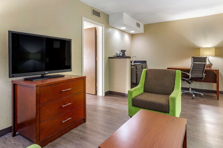 Room 20 of 28