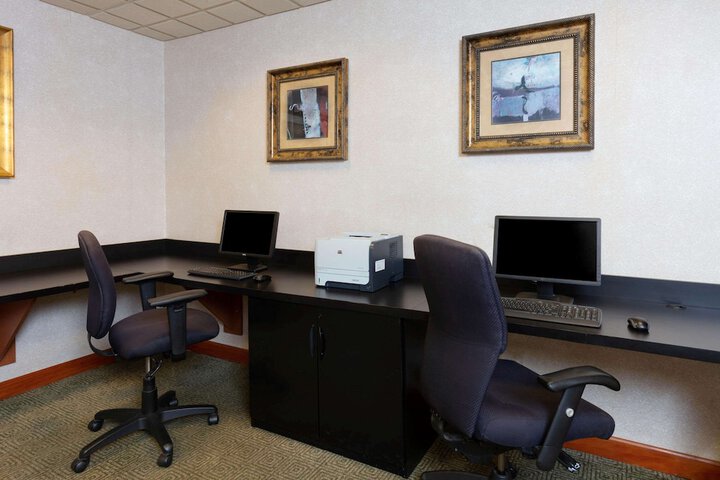 Business Center 34 of 34