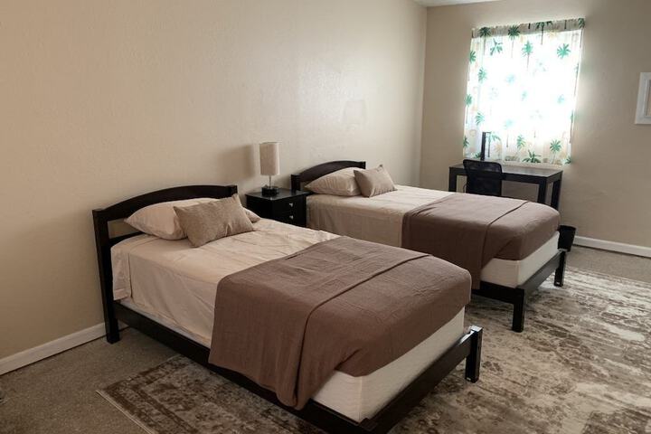 Room 9 of 10