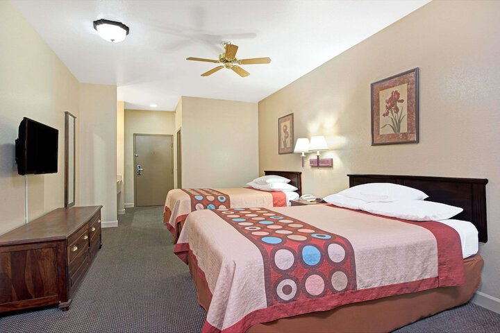 Room 10 of 13