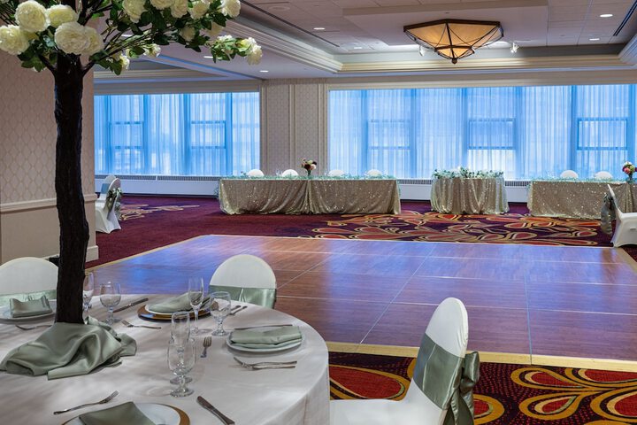 Ballroom/Hall 79 of 86