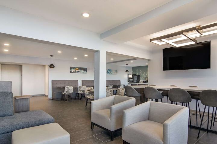 Hotel Interior 13 of 40