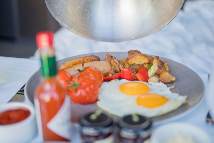 Breakfast/Coffee Service 86 of 143