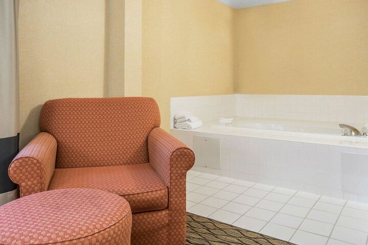Room 16 of 27