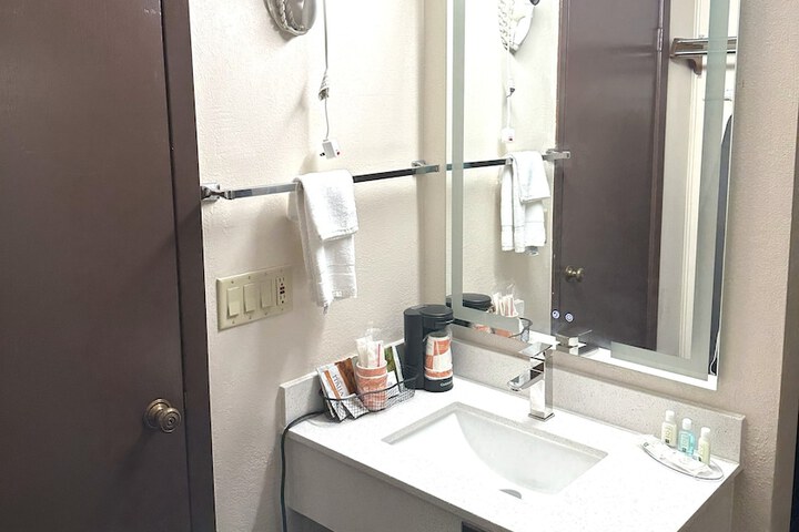 Room 50 of 163