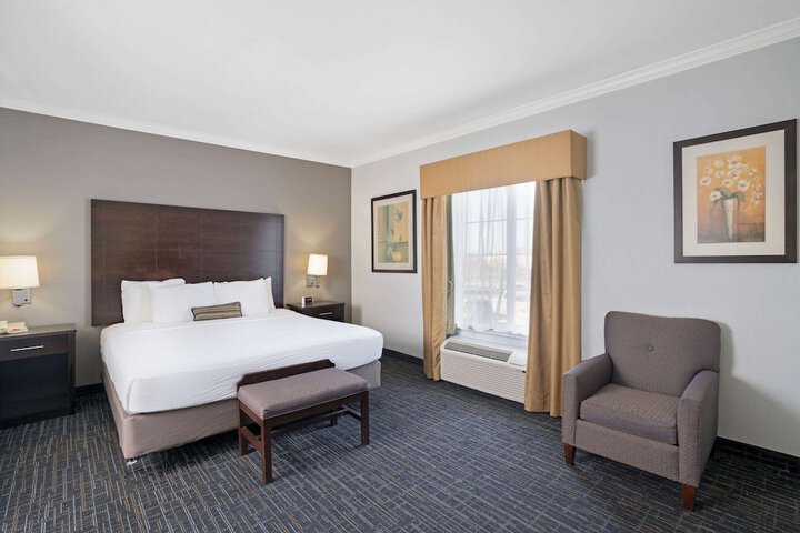 Room 14 of 33