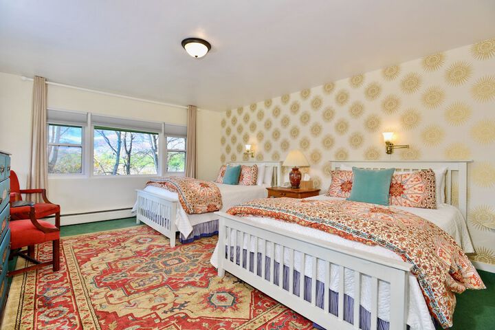 Room 147 of 275