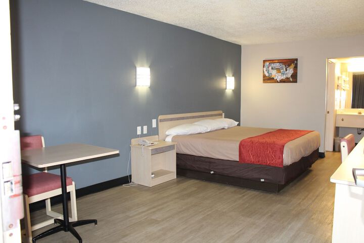 Room 7 of 13
