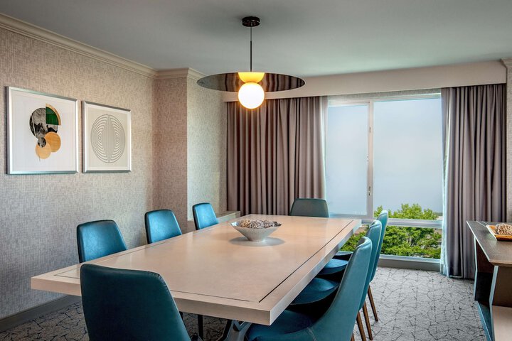 DoubleTree by Hilton Chicago - North Shore Conference Center