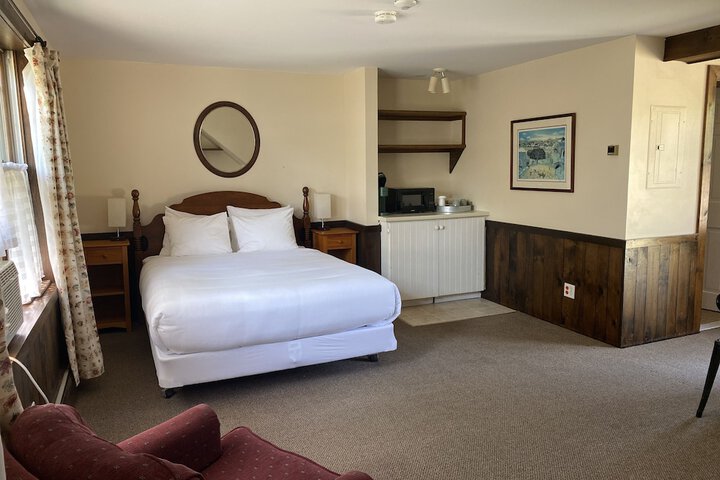 Room 52 of 294