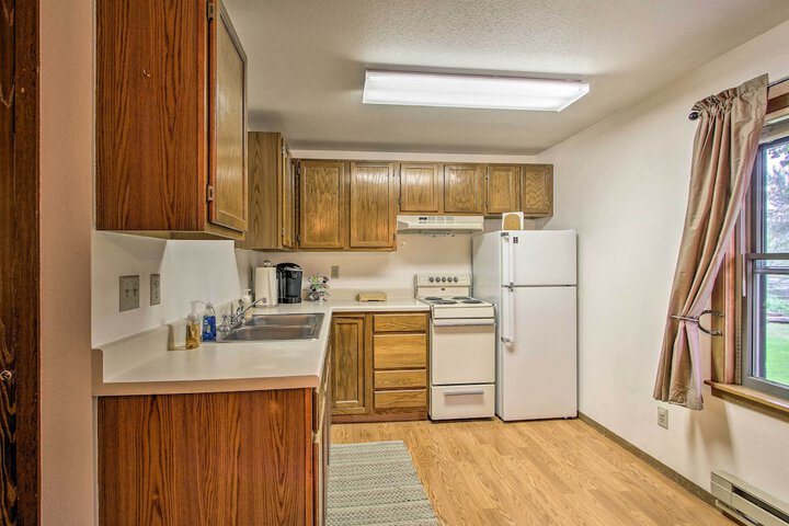 Cozy Anglers Apt - Steps to Trout Fishing River!