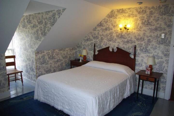 Room 12 of 46