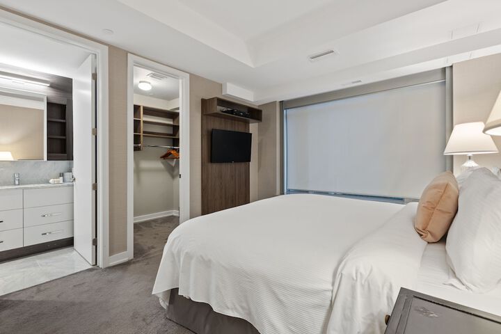 Room 26 of 32