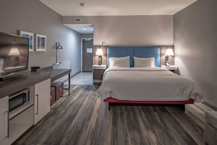 Room 32 of 61