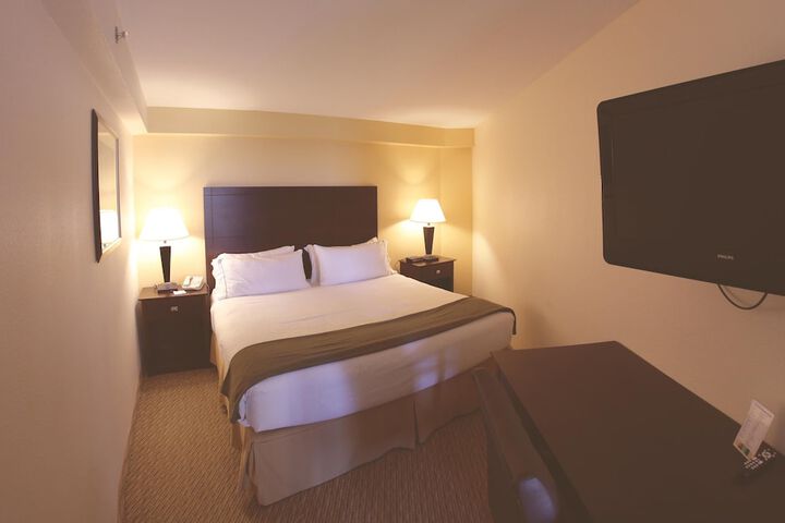Room 14 of 25