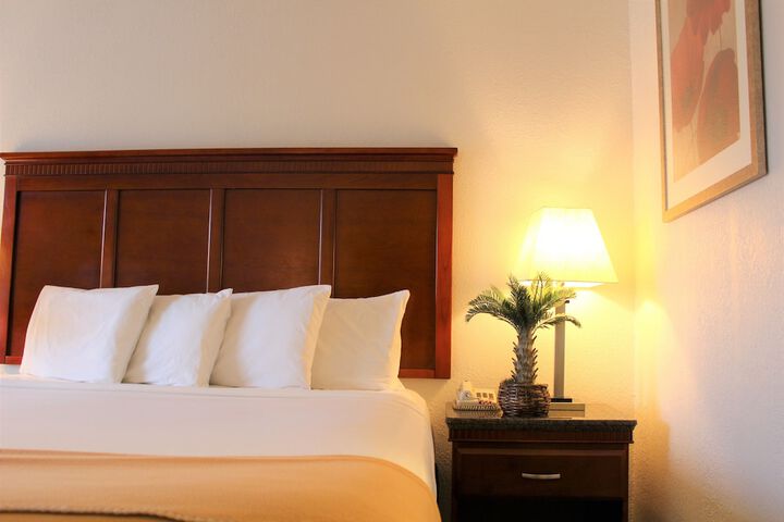 Room 13 of 27