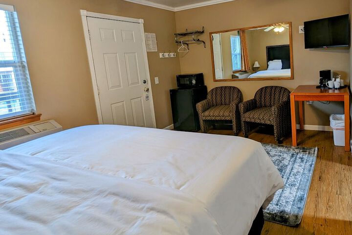 Room 38 of 43