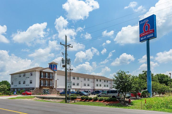 Hotel 2 of 32