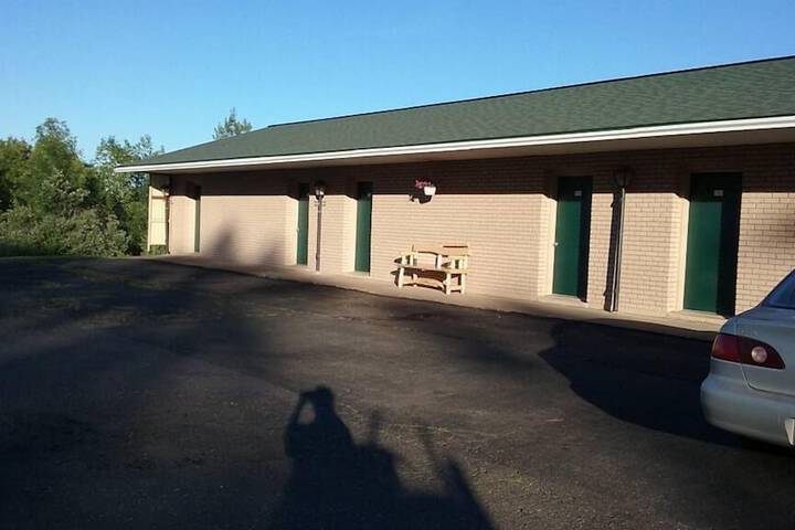 Northwoods Inn LLC