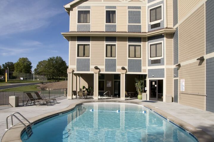 Pool 4 of 32