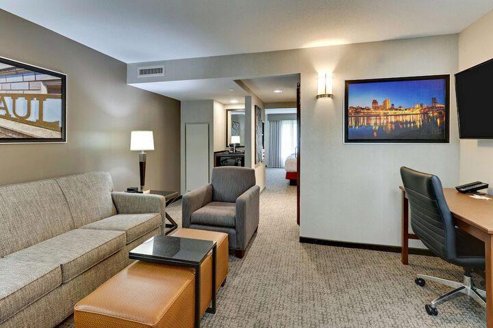 Room 42 of 90