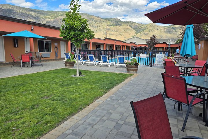 Sahara Courtyard Inn