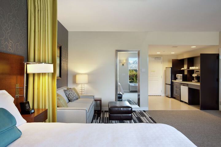 Room 8 of 22