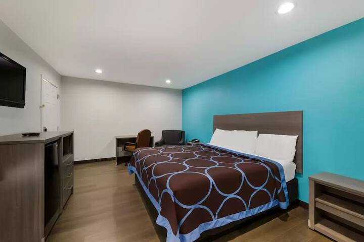 Room 10 of 29