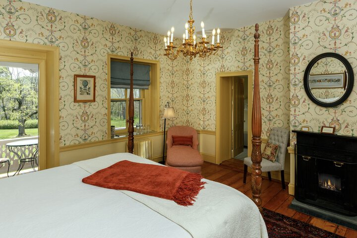 Room 50 of 76