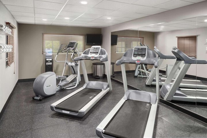 Country Inn & Suites by Radisson Louisville South, KY