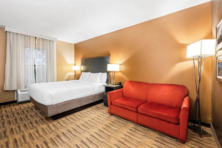 La Quinta Inn & Suites by Wyndham Boone University