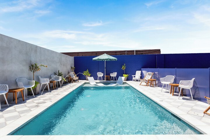 Pool 11 of 39