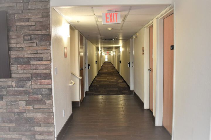 Ballroom/Hall 37 of 39