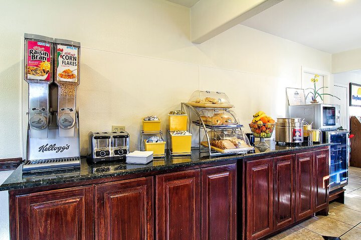 Breakfast/Coffee Service 46 of 48