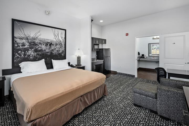 Super 8 by Wyndham Carthage TX