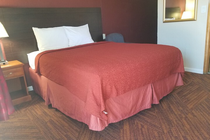 Room 50 of 65