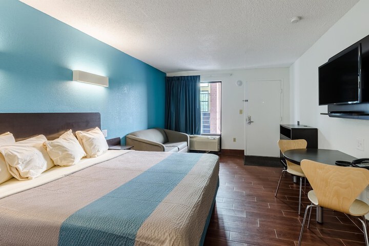 Room 26 of 31