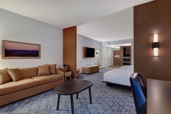 Room 10 of 40