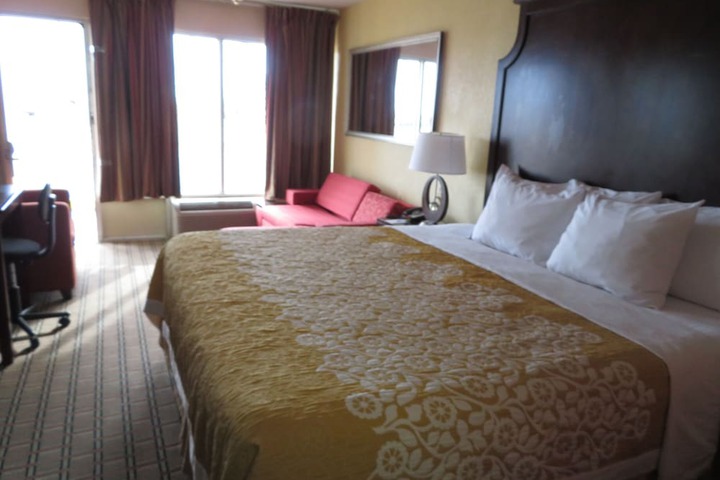 Room 40 of 80