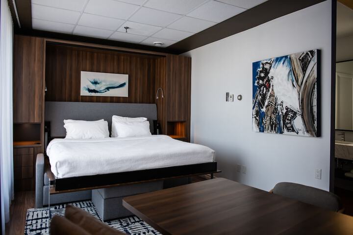 Room 10 of 37