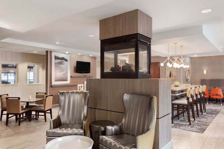Hotel Interior 9 of 34