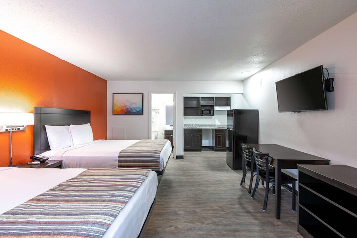 Room 22 of 38