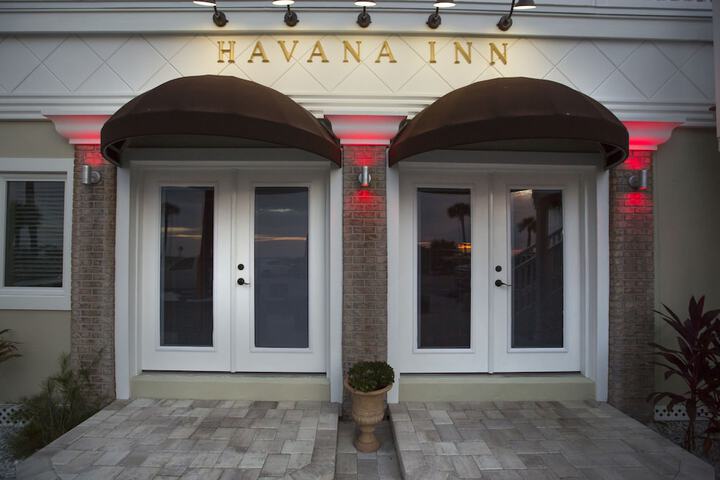 Hotel 5 of 71