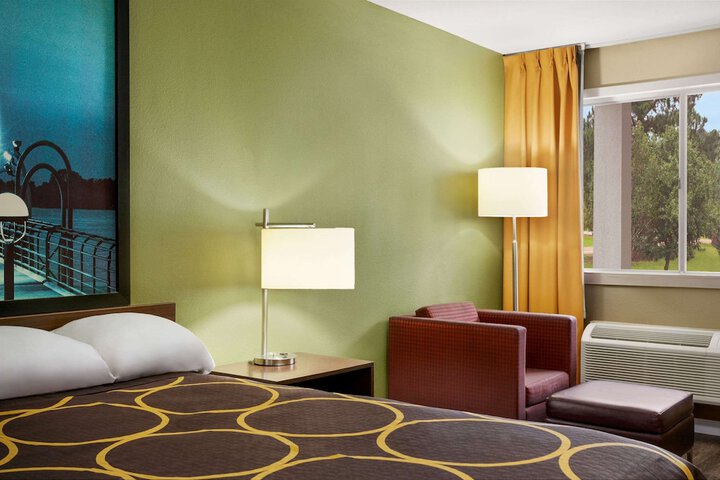 Room 34 of 37